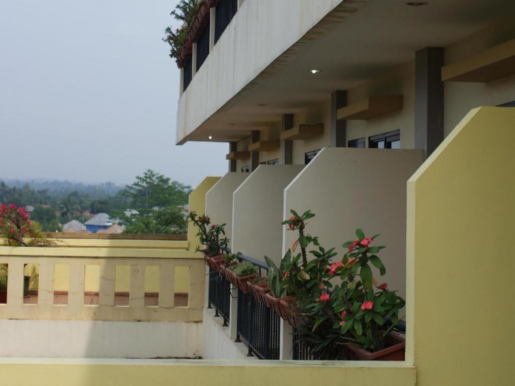 Green Wattana Hotel Sentul Bogor Luaran gambar