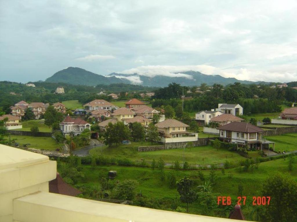 Green Wattana Hotel Sentul Bogor Luaran gambar