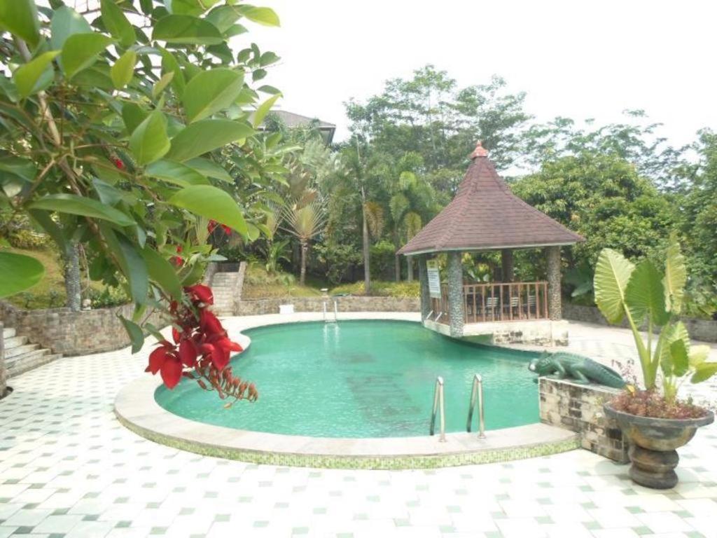 Green Wattana Hotel Sentul Bogor Luaran gambar