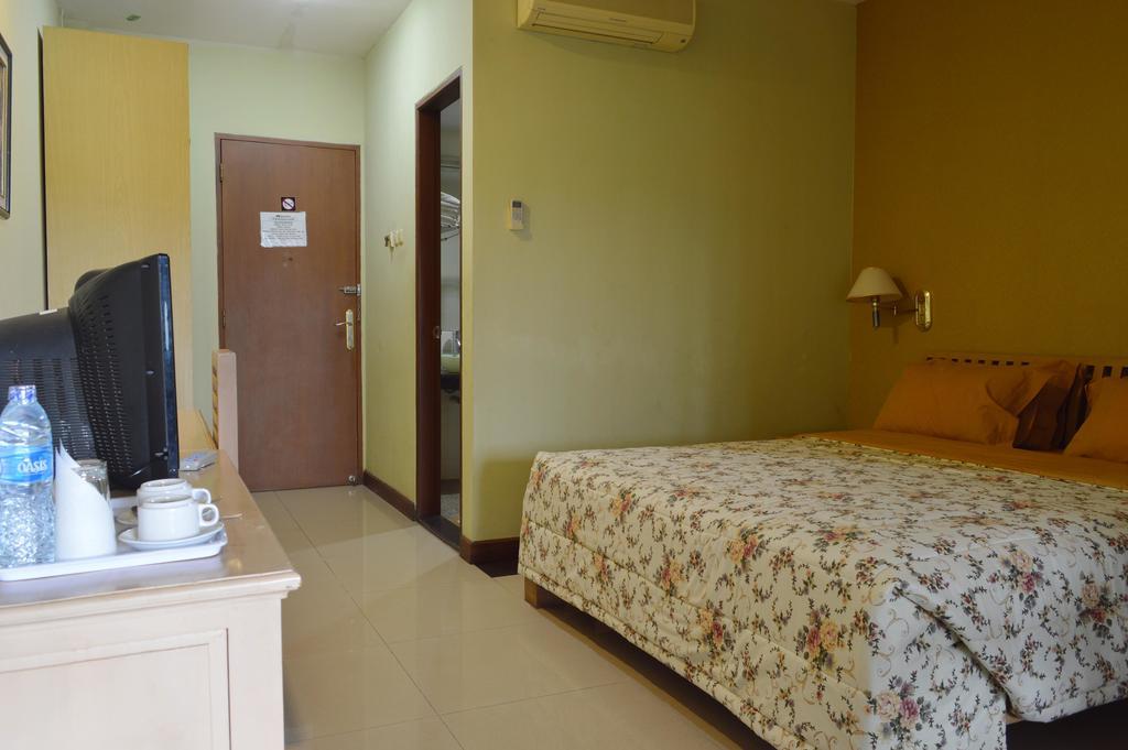 Green Wattana Hotel Sentul Bogor Luaran gambar